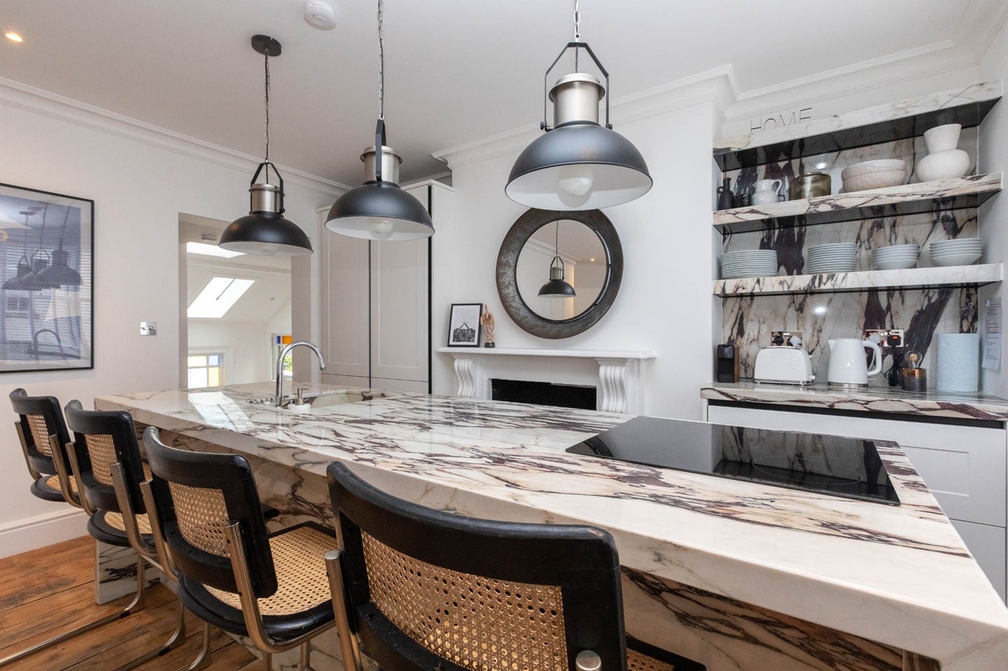Flat Hanway Place in Greater London