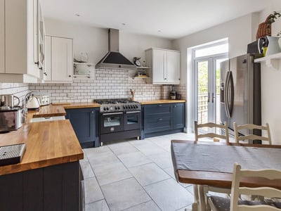 Flat Fengates Road in Reigate and Banstead