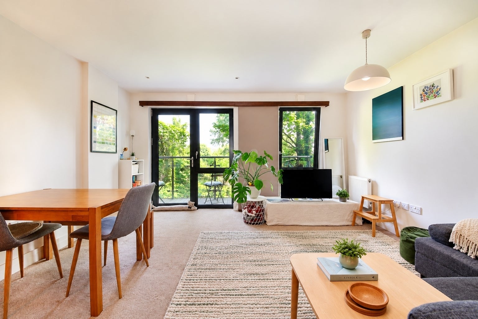 Flat Gwynne Road in Greater London