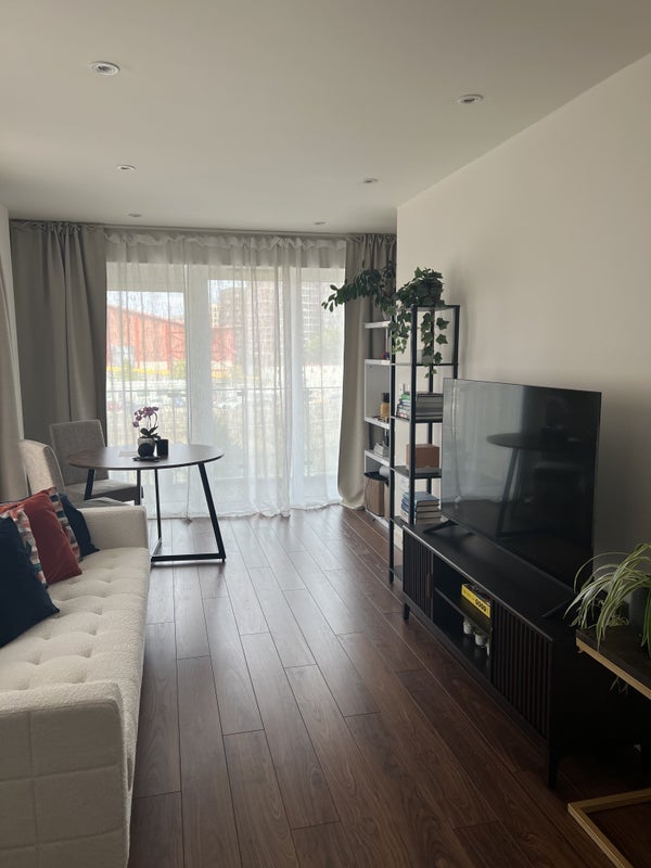 Room Enterprise Way in Greater London