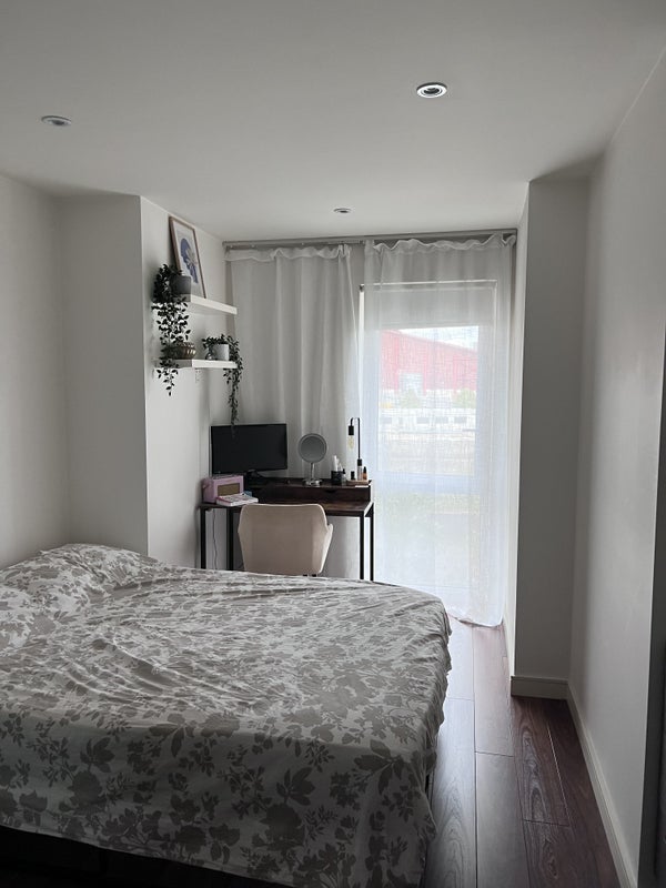 Room Enterprise Way in Greater London