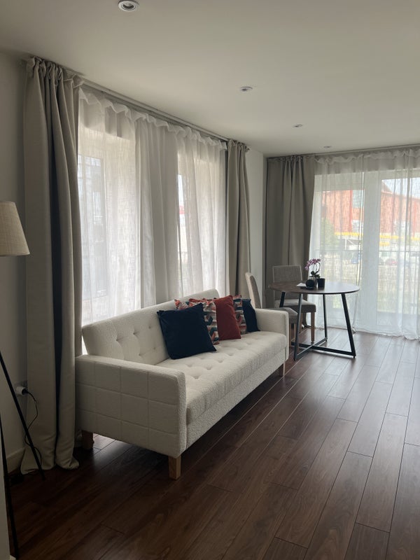 Room Enterprise Way in Greater London