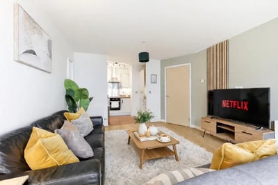 Flat Mortimer Square in Milton Keynes