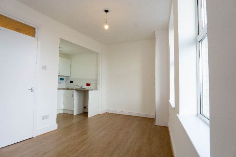 Flat Kenilworth Road in Wallasey