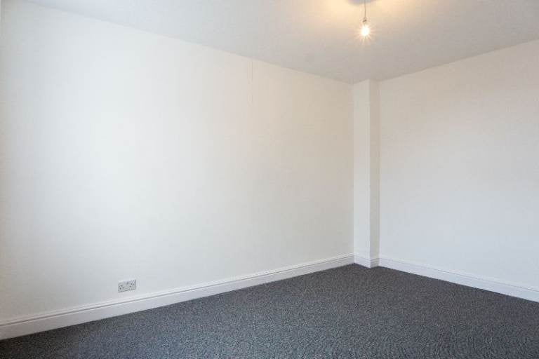 Flat Kenilworth Road in Wallasey