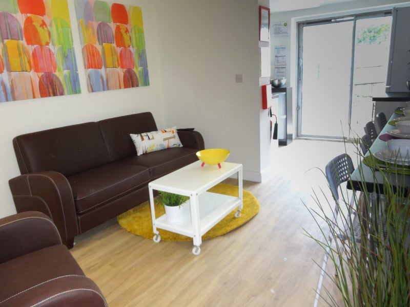 Room Stafford Road in Greater London