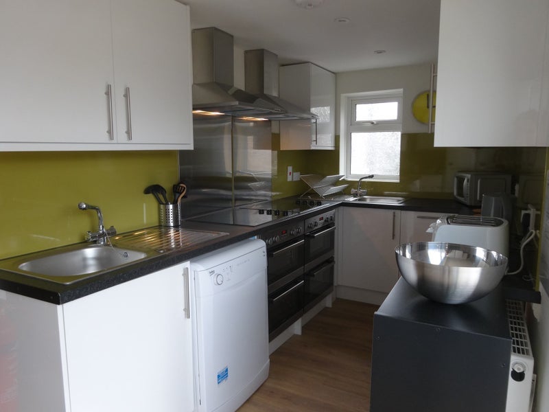 Room Stafford Road in Greater London