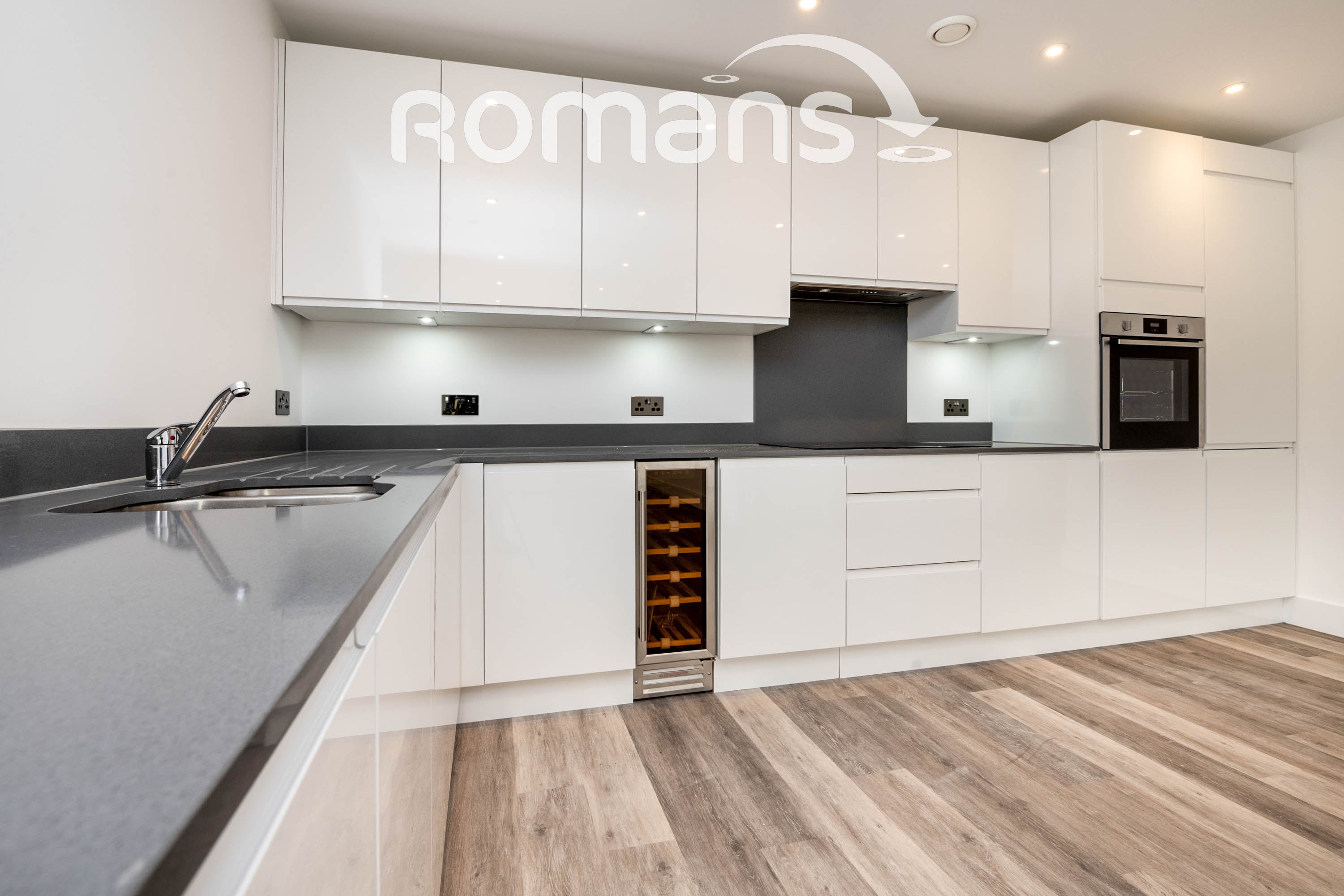 Flat Lyon Way in Surrey Heath
