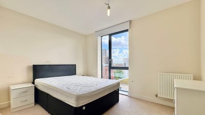 Flat Tanner Close in Greater London