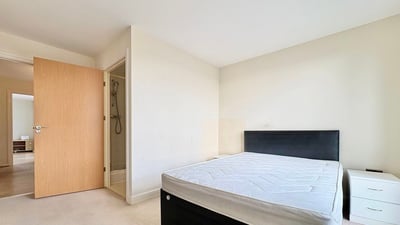 Flat Tanner Close in Greater London