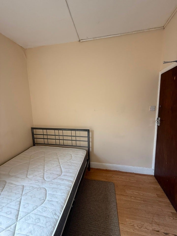 Room Marler Road in Greater London