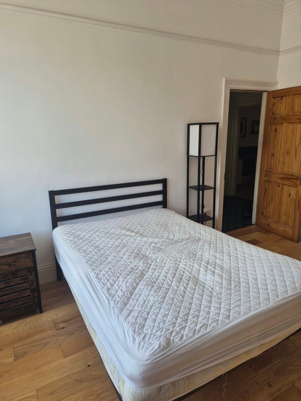 Room Fourth Avenue in Newcastle upon Tyne