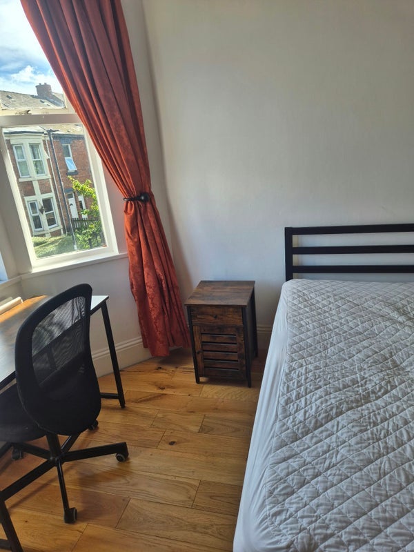 Room Fourth Avenue in Newcastle upon Tyne