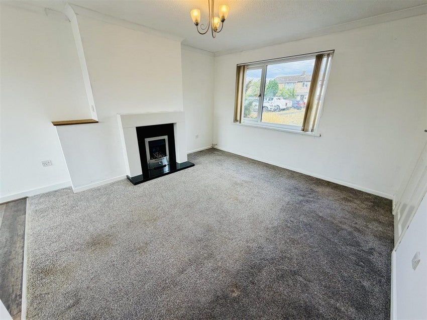 House Westfield Close in Eggborough