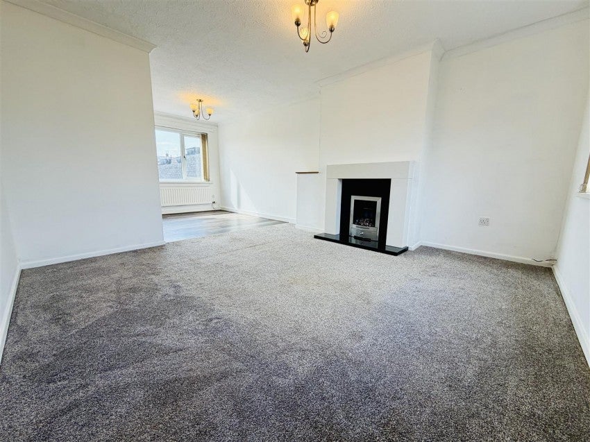 House Westfield Close in Eggborough