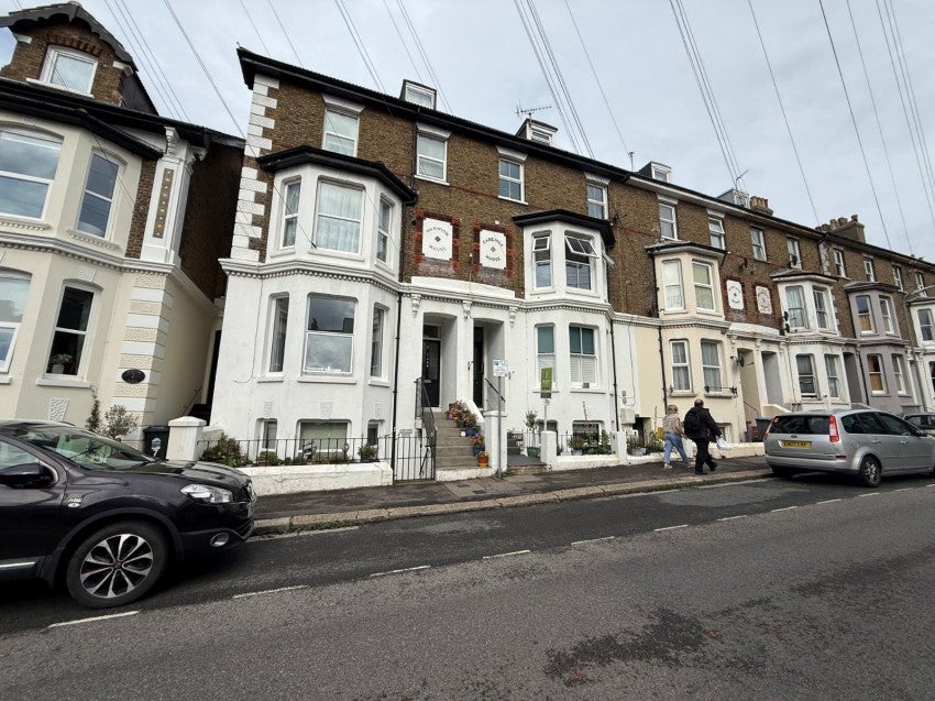 Flat Ranelagh Road in Deal