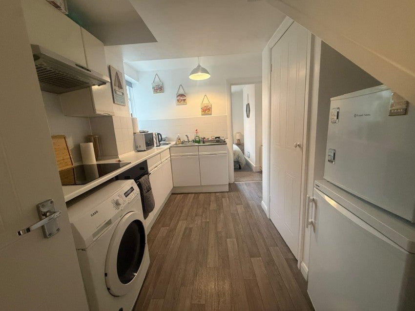 Flat Ranelagh Road in Deal