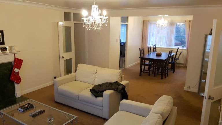 Flat The Pines in Greater London