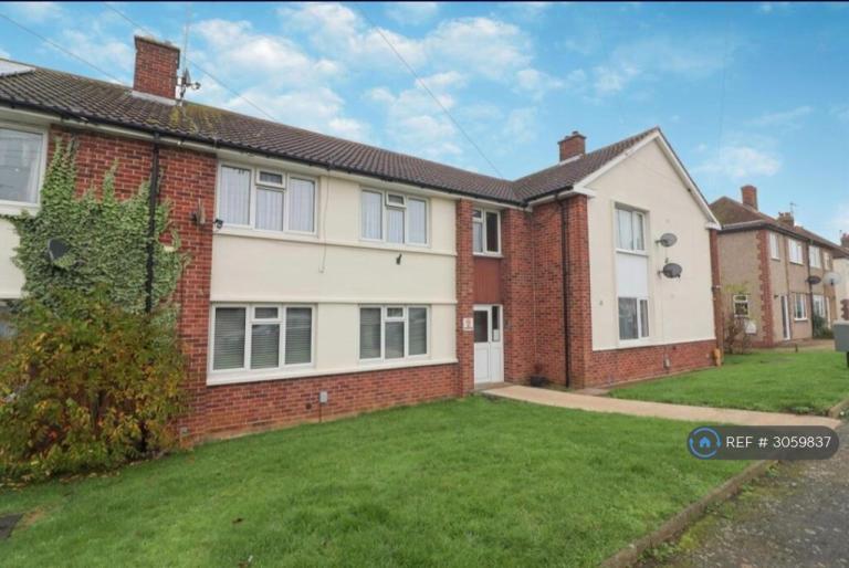 Flat Rose Avenue in Rushden