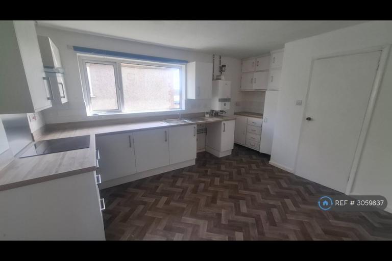 Flat Rose Avenue in Rushden