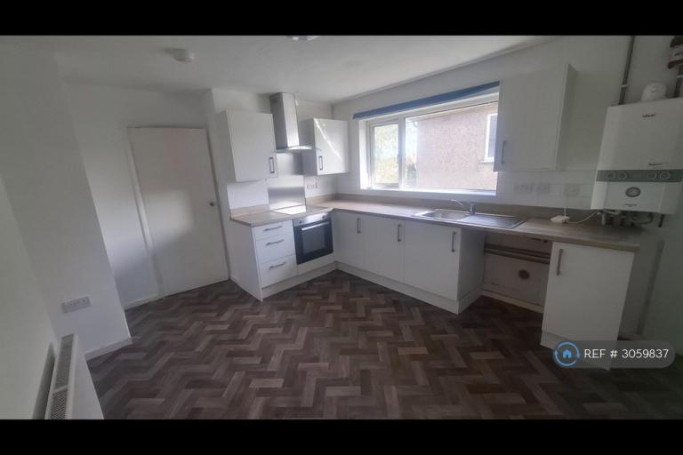Flat Rose Avenue in Rushden