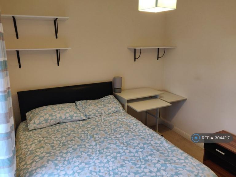 Room Wordsworth Road in Bristol