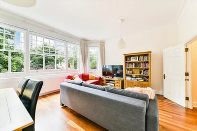 Flat Eton Avenue in Greater London