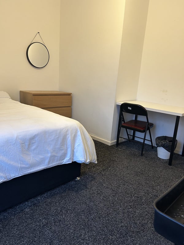 Room Carnforth Street in Manchester
