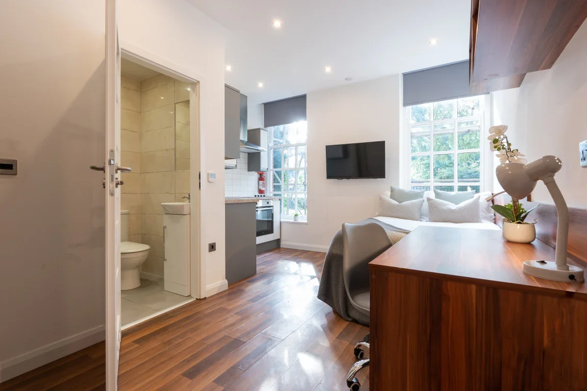 Flat Eskdale Terrace in Newcastle upon Tyne