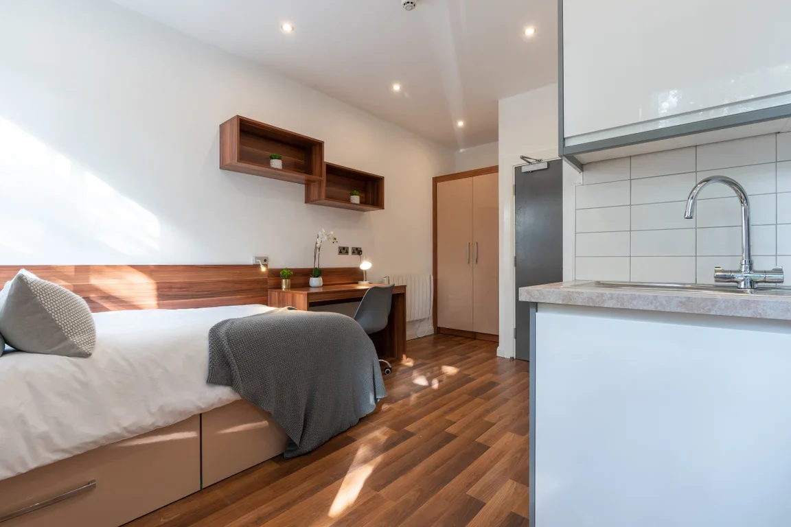 Flat Eskdale Terrace in Newcastle upon Tyne