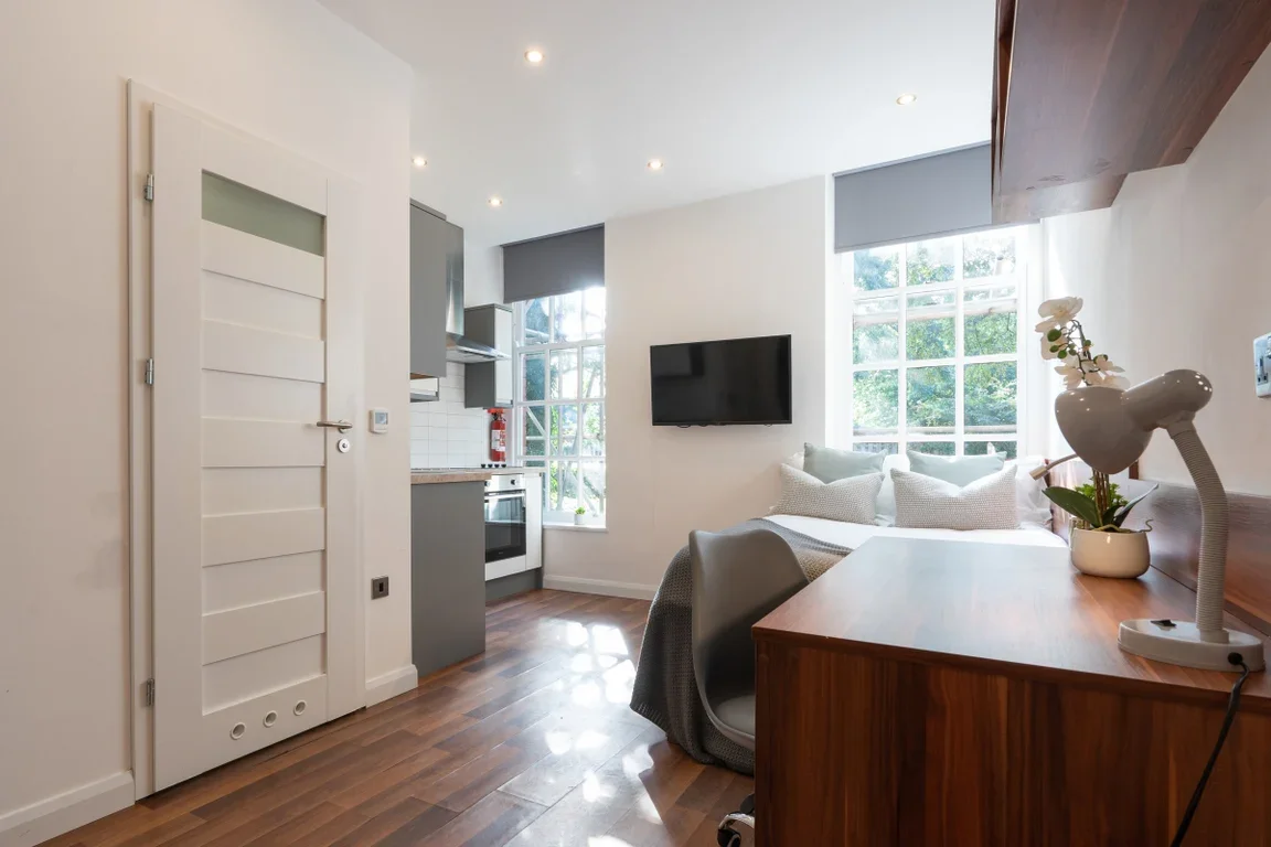 Flat Eskdale Terrace in Newcastle upon Tyne