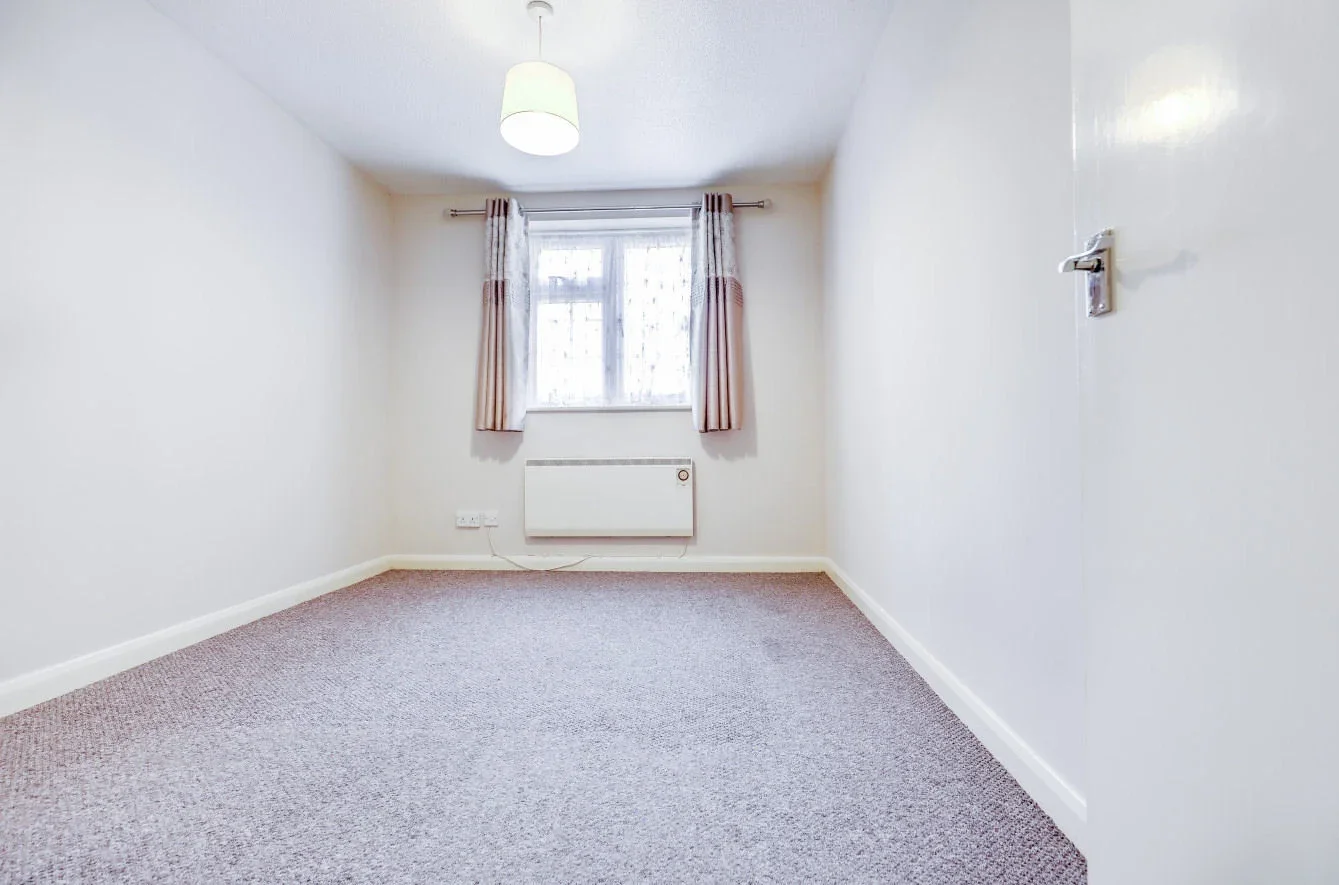 Flat Barkwood Close in Greater London