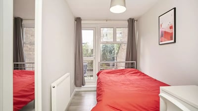 Room Cambridge Heath Road in Greater London