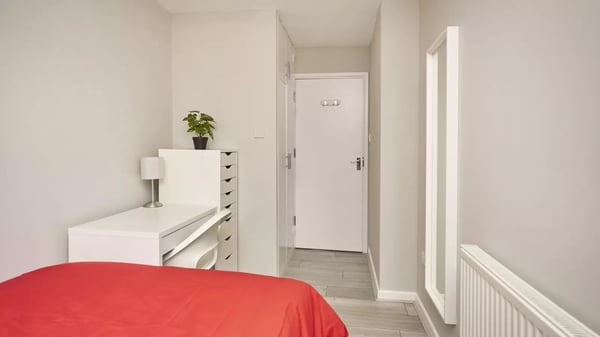 Room Cambridge Heath Road in Greater London