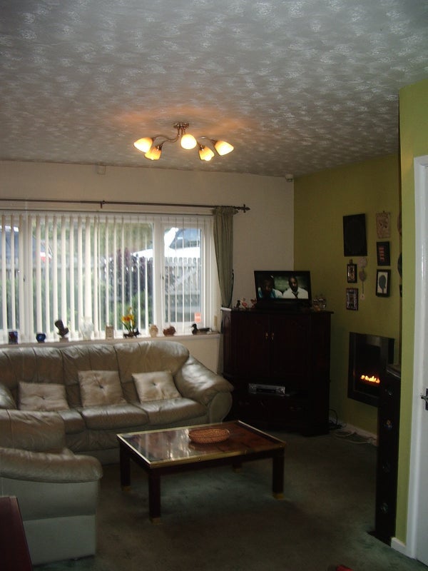 Room Chatsworth Street in Oldham