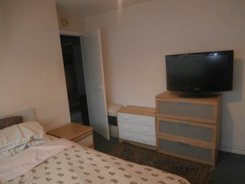 Room Chatsworth Street in Oldham