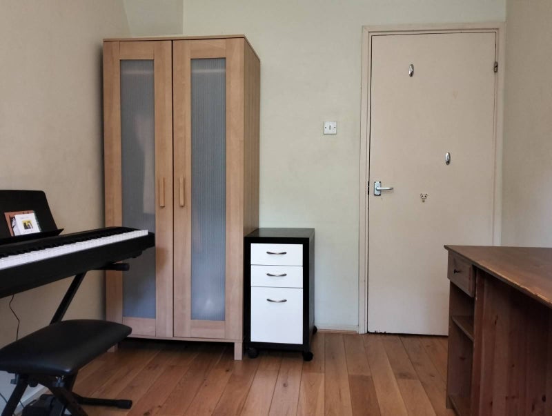 Flat Kennington Road in Greater London