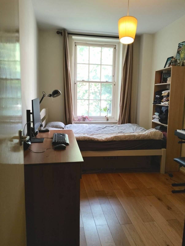 Flat Kennington Road in Greater London