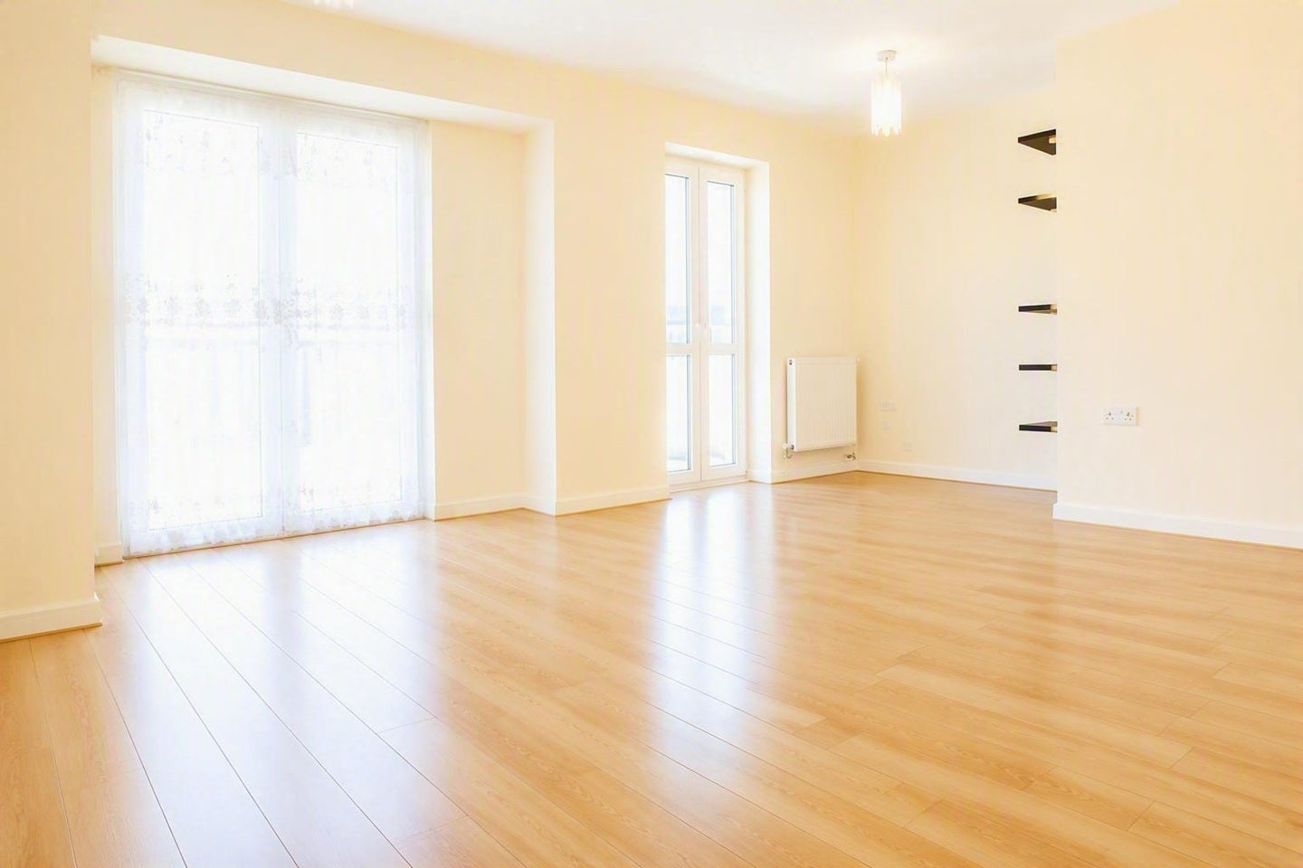 House Burcher Gale Grove in Greater London