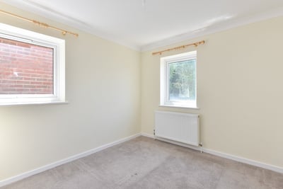Flat Cossington Road in Canterbury