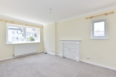 Flat Cossington Road in Canterbury