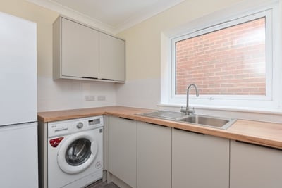 Flat Cossington Road in Canterbury