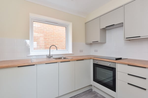 Flat Cossington Road in Canterbury