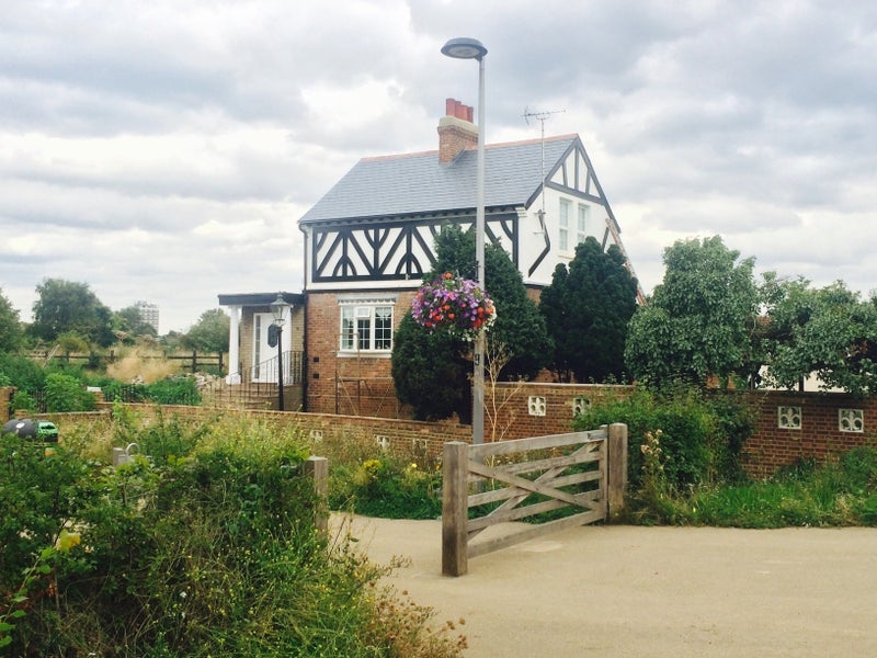 House Marsh Lane in Greater London