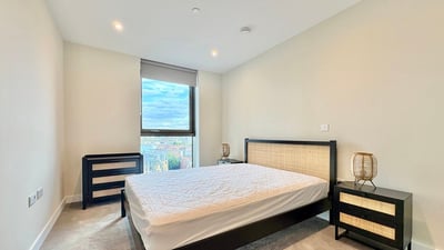 Flat Bodley Way in Greater London