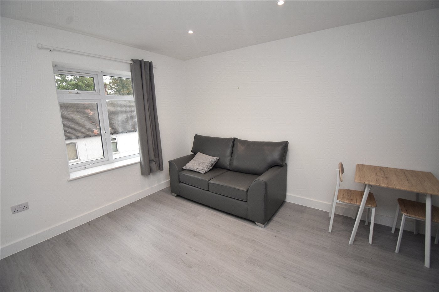 Flat New Chester Road in New Ferry