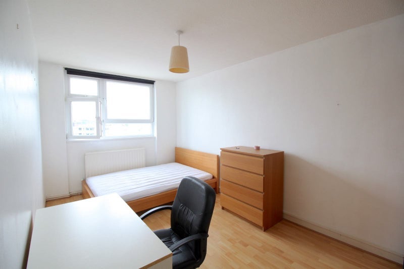 Room Moreland Street in Greater London