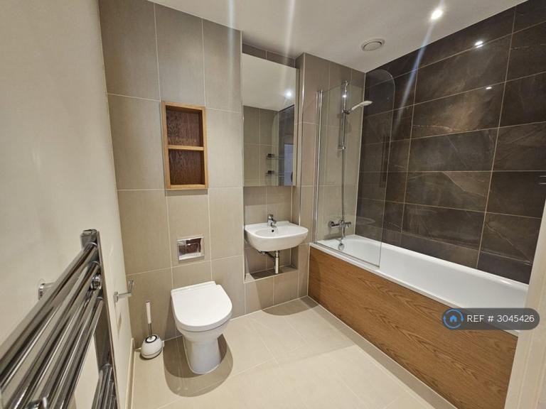 Flat Letchworth Road in Greater London