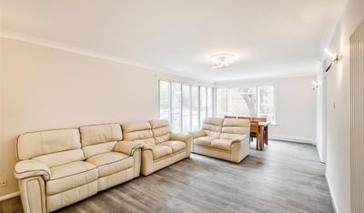 Flat Homesdale Close in Greater London