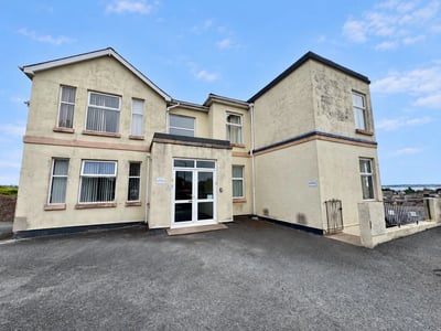 Flat Primley Park in Paignton